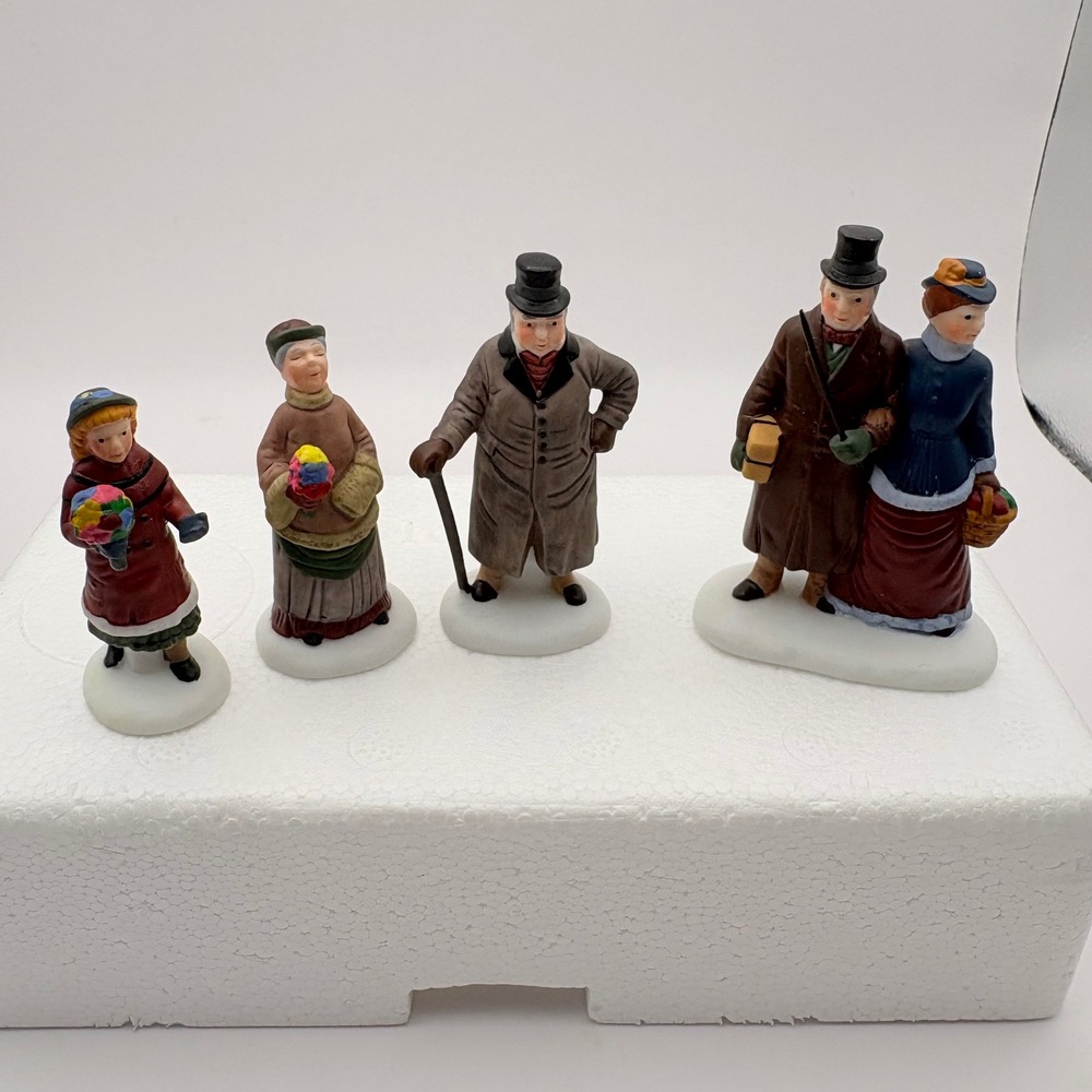Department 56 Heritage Village Chelsea Lane Shoppers Set of 4 Figurines 5816-5